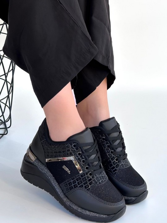 Gevor Siyah Cilt Bağcıklı Spor Ayakkabı - ER267283