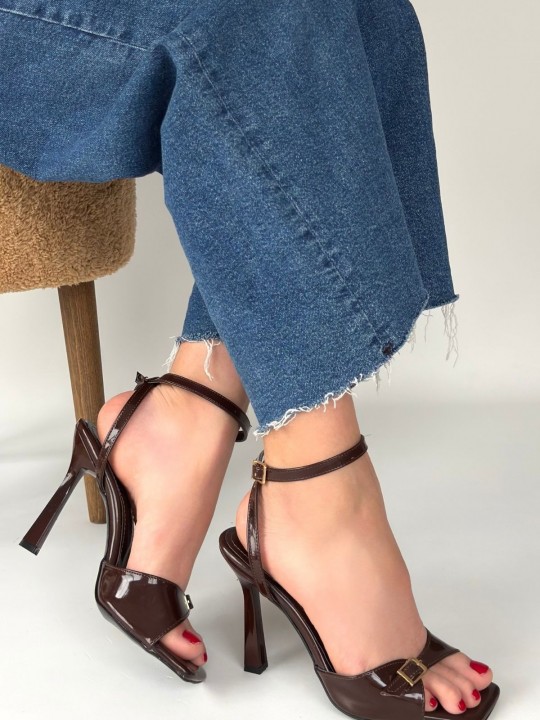 Hostra Rugan Topuklu Bilekten Kemerli Ayakkabı - ER268062