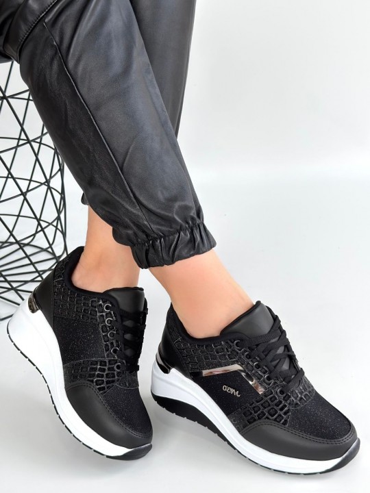 Gelyon Cilt Bağcıklı Beyaz Tabanlı Spor Ayakkabı - ER267284