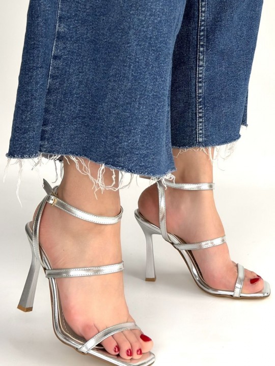 Umara Rugan Topuklu Bilekten Kemerli Ayakkabı - ER268072