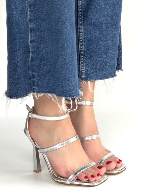 Umara Rugan Topuklu Bilekten Kemerli Ayakkabı - ER268072